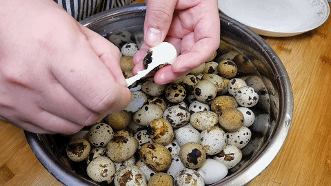 做鹌鹑蛋的做法_鹌鹑蛋做法_家常鹌鹑蛋做法