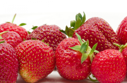 草莓幾月份開始結果，草莓的生長周期通常分為三個階段